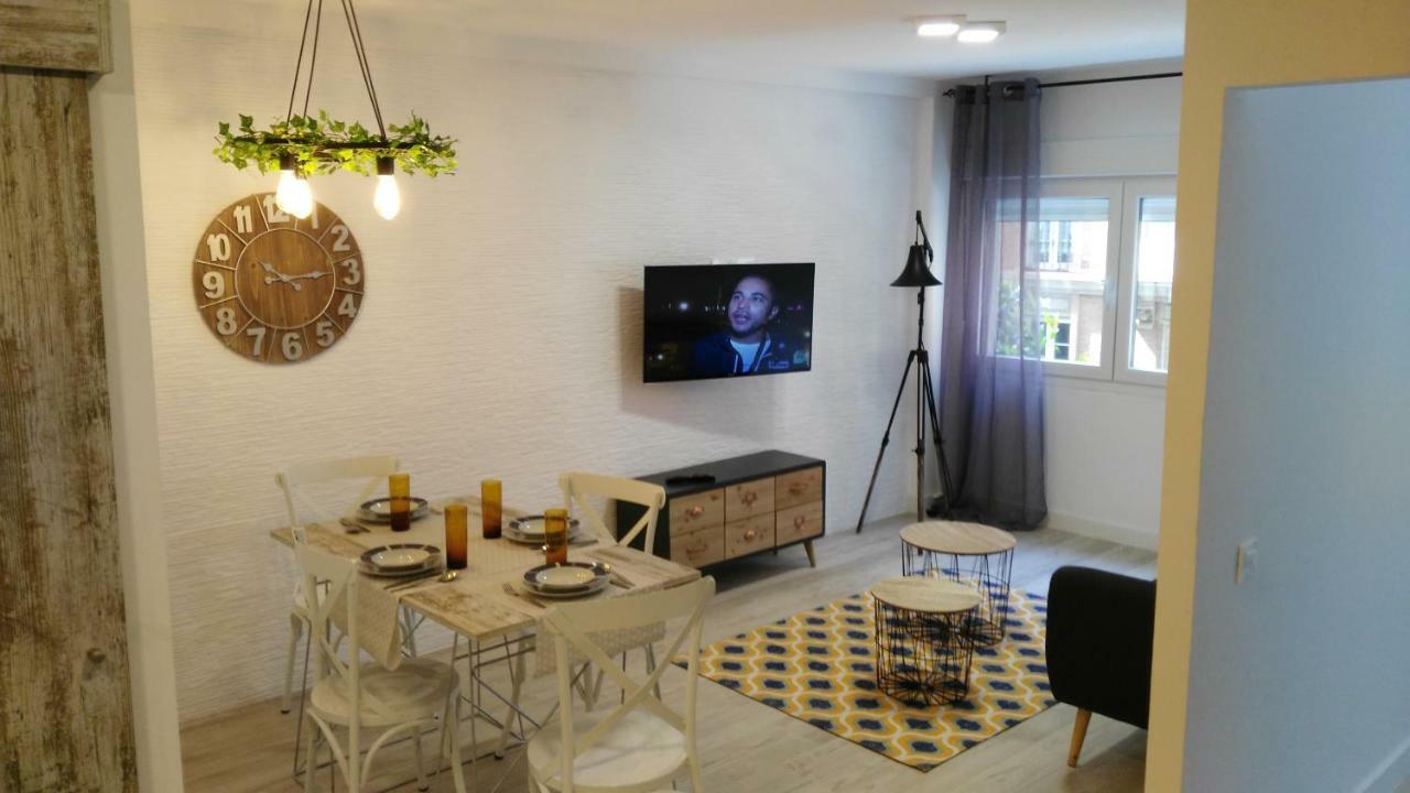 Tierra Encantada Gijon Bagian luar foto